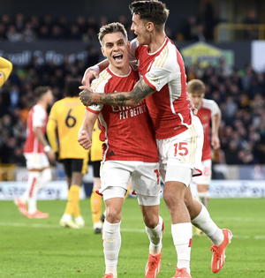 Premier League: Arsenal beat Wolves 2-0 to return to Top | Premier League: Arsenal beat Wolves 2-0 to return to Top