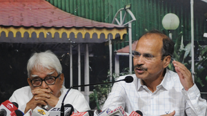 If Nitish 'Paltu Kumar', Mamata is 'Paltu Kumari', says Adhir Ranjan Chowdhury | If Nitish 'Paltu Kumar', Mamata is 'Paltu Kumari', says Adhir Ranjan Chowdhury If Nitish 'Paltu Kumar', Mamata is 'Paltu Kumari', says Adhir Ranjan Chowdhury | If Nitish 'Paltu Kumar', Mamata is 'Paltu Kumari', says Adhir Ranjan Chowdhury