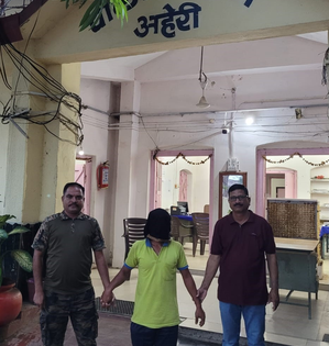 Dreaded Maoist, with Rs 1.5 lakh bounty on head, held in Maharashtra's Gadchiroli | Dreaded Maoist, with Rs 1.5 lakh bounty on head, held in Maharashtra's Gadchiroli Dreaded Maoist, with Rs 1.5 lakh bounty on head, held in Maharashtra's Gadchiroli | Dreaded Maoist, with Rs 1.5 lakh bounty on head, held in Maharashtra's Gadchiroli