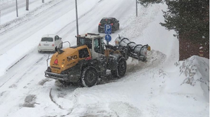 Snowfall disrupts traffic in Finland's capital Helsinki | Snowfall disrupts traffic in Finland's capital Helsinki