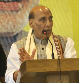 Defence Minister Rajnath Singh slams Congress over 'appeasement' politics | Defence Minister Rajnath Singh slams Congress over 'appeasement' politics Defence Minister Rajnath Singh slams Congress over 'appeasement' politics | Defence Minister Rajnath Singh slams Congress over 'appeasement' politics