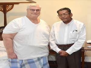 Mumbai doctors perform total knee replacement on elderly US man weighing 193 kg | Mumbai doctors perform total knee replacement on elderly US man weighing 193 kg