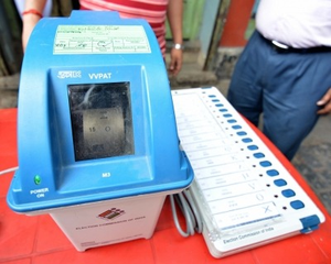 Maha: Polling impacted in Marathwada, Vidarbha due to technical glitches | Maha: Polling impacted in Marathwada, Vidarbha due to technical glitches