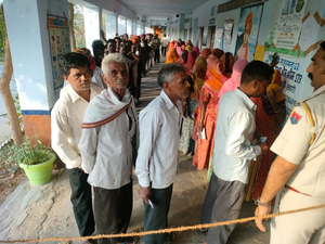 At 47.48 pc, Barmer-Jaisalmer records highest turnout in Rajasthan till 1 pm | At 47.48 pc, Barmer-Jaisalmer records highest turnout in Rajasthan till 1 pm