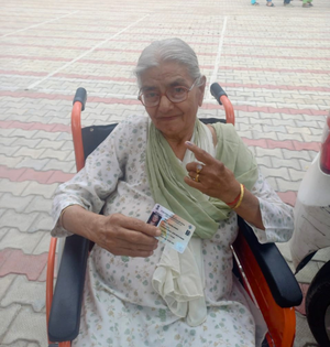 Over 69 per cent turnout in Jammu-Reasi LS seat as young, old, women, border residents turn out in force | Over 69 per cent turnout in Jammu-Reasi LS seat as young, old, women, border residents turn out in force Over 69 per cent turnout in Jammu-Reasi LS seat as young, old, women, border residents turn out in force | Over 69 per cent turnout in Jammu-Reasi LS seat as young, old, women, border residents turn out in force