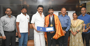 Stalin felicitates Gukesh, hands over cheque for Rs 75 lakh | Stalin felicitates Gukesh, hands over cheque for Rs 75 lakh
