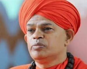 Karnataka Lingayat mutt sex scandal: Seer surrenders before court, sent back to jail | Karnataka Lingayat mutt sex scandal: Seer surrenders before court, sent back to jail