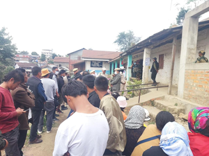 Repolling underway in six polling booths in Manipur amid heavy security | Repolling underway in six polling booths in Manipur amid heavy security Repolling underway in six polling booths in Manipur amid heavy security | Repolling underway in six polling booths in Manipur amid heavy security
