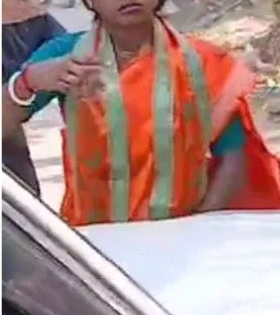 West Bengal: BJP's Basirhat candidate Rekha Patra manhandled | West Bengal: BJP's Basirhat candidate Rekha Patra manhandled
