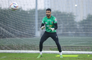 ISL: Chennaiyin FC extend contract of goalkeeper Samik Mitra until 2027 | ISL: Chennaiyin FC extend contract of goalkeeper Samik Mitra until 2027 ISL: Chennaiyin FC extend contract of goalkeeper Samik Mitra until 2027 | ISL: Chennaiyin FC extend contract of goalkeeper Samik Mitra until 2027