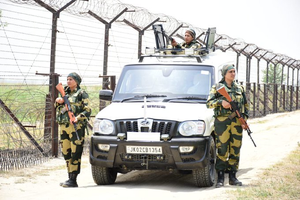 Pakistani infiltrator shot dead by BSF in J&K's Samba | Pakistani infiltrator shot dead by BSF in J&K's Samba Pakistani infiltrator shot dead by BSF in J&K's Samba | Pakistani infiltrator shot dead by BSF in J&K's Samba