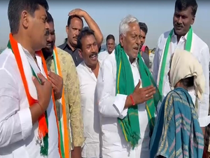 Telangana: Congress candidate Jeevan Reddy slaps woman | Telangana: Congress candidate Jeevan Reddy slaps woman Telangana: Congress candidate Jeevan Reddy slaps woman | Telangana: Congress candidate Jeevan Reddy slaps woman