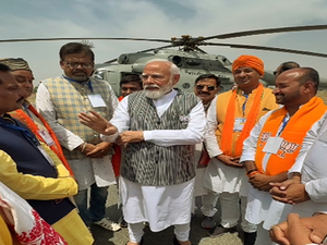 PM Modi engages in energising conversation with BJP workers in Jharkhand, gives tips for polling day | PM Modi engages in energising conversation with BJP workers in Jharkhand, gives tips for polling day