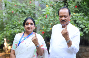 Ajit Pawar, Sunetra Pawar, Praniti Shinde among early voters in Maha | Ajit Pawar, Sunetra Pawar, Praniti Shinde among early voters in Maha