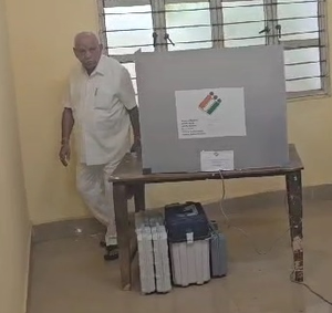 People queue up at K'taka polling stations, Yediyurappa family casts vote | People queue up at K'taka polling stations, Yediyurappa family casts vote