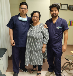 Elderly woman weighing 102 kgs undergoes bilateral knee replacement in Noida | Elderly woman weighing 102 kgs undergoes bilateral knee replacement in Noida