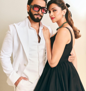 Ranveer 'deletes' wedding pics with Deepika? Fans say 'shadi ki album jalaa di' | Ranveer 'deletes' wedding pics with Deepika? Fans say 'shadi ki album jalaa di' Ranveer 'deletes' wedding pics with Deepika? Fans say 'shadi ki album jalaa di' | Ranveer 'deletes' wedding pics with Deepika? Fans say 'shadi ki album jalaa di'