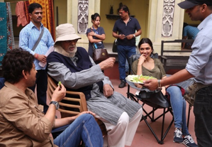 Check Out: Deepika Padukone Shares a Throwback Picture From Piku, Reveals Big B Loves Telling Everyone About How Much She Eats | Check Out: Deepika Padukone Shares a Throwback Picture From Piku, Reveals Big B Loves Telling Everyone About How Much She Eats