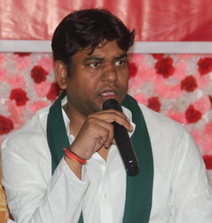 Bihar: VIP chief Mukesh Sahani announces to contest 60 seats in Assembly polls | Bihar: VIP chief Mukesh Sahani announces to contest 60 seats in Assembly polls