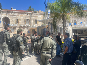 Israeli police raid Al Jazeera offices in Nazareth | Israeli police raid Al Jazeera offices in Nazareth