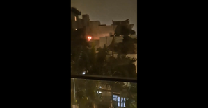 Massive dust storm hits Delhi-NCR, traffic diverted due to uprooting of trees | Massive dust storm hits Delhi-NCR, traffic diverted due to uprooting of trees Massive dust storm hits Delhi-NCR, traffic diverted due to uprooting of trees | Massive dust storm hits Delhi-NCR, traffic diverted due to uprooting of trees