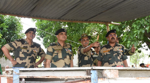 Indo-Bangla border sealed ahead of 4th phase polling in West Bengal | Indo-Bangla border sealed ahead of 4th phase polling in West Bengal Indo-Bangla border sealed ahead of 4th phase polling in West Bengal | Indo-Bangla border sealed ahead of 4th phase polling in West Bengal
