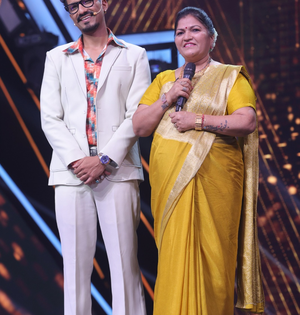 Haarsh Limbachiyaa gets emotional as his 'true warrior' mom appears on 'Superstar Singer 3' | Haarsh Limbachiyaa gets emotional as his 'true warrior' mom appears on 'Superstar Singer 3' Haarsh Limbachiyaa gets emotional as his 'true warrior' mom appears on 'Superstar Singer 3' | Haarsh Limbachiyaa gets emotional as his 'true warrior' mom appears on 'Superstar Singer 3'