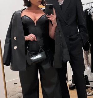 Demi Lovato shares selfie with fiance Jutes and motivational sticky notes | Demi Lovato shares selfie with fiance Jutes and motivational sticky notes