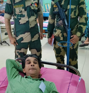 BSF personnel save life of polling officer who suffered cardiac arrest | BSF personnel save life of polling officer who suffered cardiac arrest