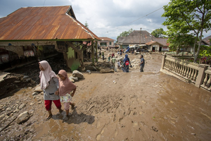 Death toll in Indonesia's lava flood rises to 44 | Death toll in Indonesia's lava flood rises to 44 Death toll in Indonesia's lava flood rises to 44 | Death toll in Indonesia's lava flood rises to 44