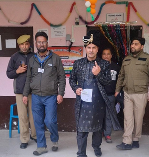 Srinagar Lok Sabha constituency records 30.23 per cent turnout | Srinagar Lok Sabha constituency records 30.23 per cent turnout Srinagar Lok Sabha constituency records 30.23 per cent turnout | Srinagar Lok Sabha constituency records 30.23 per cent turnout