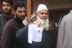 Polling peaceful in Srinagar Lok Sabha constituency, provisional figures indicate highest turnout since 1996 | Polling peaceful in Srinagar Lok Sabha constituency, provisional figures indicate highest turnout since 1996 Polling peaceful in Srinagar Lok Sabha constituency, provisional figures indicate highest turnout since 1996 | Polling peaceful in Srinagar Lok Sabha constituency, provisional figures indicate highest turnout since 1996