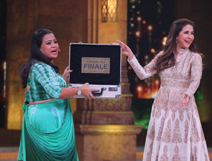 Urmila Matondkar brings with her 'ticket to finale' at 'Dance Deewane' semi-final | Urmila Matondkar brings with her 'ticket to finale' at 'Dance Deewane' semi-final Urmila Matondkar brings with her 'ticket to finale' at 'Dance Deewane' semi-final | Urmila Matondkar brings with her 'ticket to finale' at 'Dance Deewane' semi-final