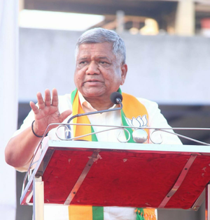 No Chief Minister has ever resigned over mere allegations, says Jagadish Shettar | No Chief Minister has ever resigned over mere allegations, says Jagadish Shettar No Chief Minister has ever resigned over mere allegations, says Jagadish Shettar | No Chief Minister has ever resigned over mere allegations, says Jagadish Shettar