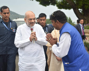 Home Minister Amit Shah arrives in Srinagar on two-day visit to Valley | Home Minister Amit Shah arrives in Srinagar on two-day visit to Valley