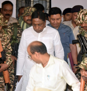 SC allows bail plea of ex-Jharkhand Minister Alamgir Alam in tender 'scam' case | SC allows bail plea of ex-Jharkhand Minister Alamgir Alam in tender 'scam' case