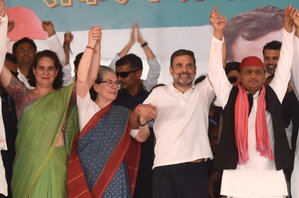 Sonia Gandhi makes an emotional appeal for Rahul in Raebareli | Sonia Gandhi makes an emotional appeal for Rahul in Raebareli