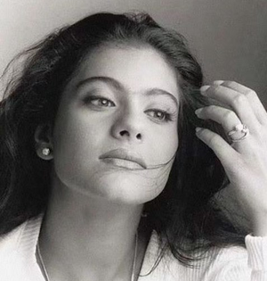 Kajol Travels Back in Time! Shares Mesmerizing Pic from the Pre-Selfie Era (See Tweet) | Kajol Travels Back in Time! Shares Mesmerizing Pic from the Pre-Selfie Era (See Tweet) Kajol Travels Back in Time! Shares Mesmerizing Pic from the Pre-Selfie Era (See Tweet) | Kajol Travels Back in Time! Shares Mesmerizing Pic from the Pre-Selfie Era (See Tweet)