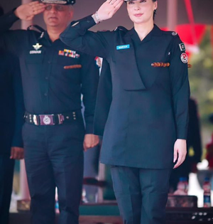 Pakistan Punjab's CM Maryam Nawaz dons police uniform again | Pakistan Punjab's CM Maryam Nawaz dons police uniform again Pakistan Punjab's CM Maryam Nawaz dons police uniform again | Pakistan Punjab's CM Maryam Nawaz dons police uniform again