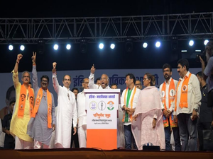 INDIA bloc calls for a vote to 'save Democracy & Constitution' in Mumbai rally | INDIA bloc calls for a vote to 'save Democracy & Constitution' in Mumbai rally