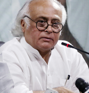 Jairam Ramesh opposes Lalu's statement on religion-based reservation | Jairam Ramesh opposes Lalu's statement on religion-based reservation