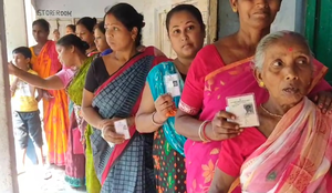 Bengal's seven LS seats record 15.35 pc voting, TMC complains of excesses by CAPF | Bengal's seven LS seats record 15.35 pc voting, TMC complains of excesses by CAPF Bengal's seven LS seats record 15.35 pc voting, TMC complains of excesses by CAPF | Bengal's seven LS seats record 15.35 pc voting, TMC complains of excesses by CAPF