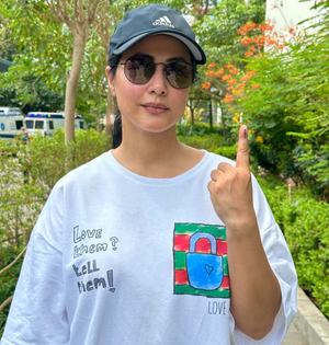 Lok Sabha Election 2024: Hina Khan Is Happy to See People Queuing Up to Vote ‘Despite Heat of Almost 40 Degrees’ (See Pics) | Lok Sabha Election 2024: Hina Khan Is Happy to See People Queuing Up to Vote ‘Despite Heat of Almost 40 Degrees’ (See Pics)