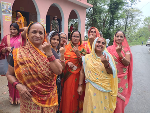 Lok Sabha Election 2024: Voters Queue Up Outside Polling Stations in Bihar’s Five Ls Seats | Lok Sabha Election 2024: Voters Queue Up Outside Polling Stations in Bihar’s Five Ls Seats