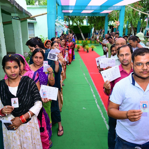 Peaceful voting underway in Odisha's five LS seats, 35 Assembly constituencies | Peaceful voting underway in Odisha's five LS seats, 35 Assembly constituencies Peaceful voting underway in Odisha's five LS seats, 35 Assembly constituencies | Peaceful voting underway in Odisha's five LS seats, 35 Assembly constituencies