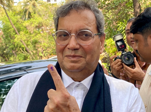 Subhash Ghai casts his vote in Bandra polling station, says India must depend less on imports | Subhash Ghai casts his vote in Bandra polling station, says India must depend less on imports Subhash Ghai casts his vote in Bandra polling station, says India must depend less on imports | Subhash Ghai casts his vote in Bandra polling station, says India must depend less on imports