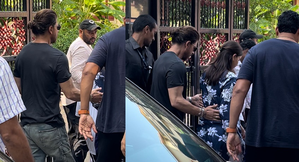Shah Rukh Khan, Wife Gauri Khan, Son Aryan, and Manager Pooja Dadlani Cast Vote in Mumbai Lok Sabha Elections (Watch Video) | Shah Rukh Khan, Wife Gauri Khan, Son Aryan, and Manager Pooja Dadlani Cast Vote in Mumbai Lok Sabha Elections (Watch Video) Shah Rukh Khan, Wife Gauri Khan, Son Aryan, and Manager Pooja Dadlani Cast Vote in Mumbai Lok Sabha Elections (Watch Video) | Shah Rukh Khan, Wife Gauri Khan, Son Aryan, and Manager Pooja Dadlani Cast Vote in Mumbai Lok Sabha Elections (Watch Video)