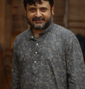 Bengali filmmaker-actor Shiboprosad Mukherjee celebrates 50th birthday with a feast | Bengali filmmaker-actor Shiboprosad Mukherjee celebrates 50th birthday with a feast Bengali filmmaker-actor Shiboprosad Mukherjee celebrates 50th birthday with a feast | Bengali filmmaker-actor Shiboprosad Mukherjee celebrates 50th birthday with a feast