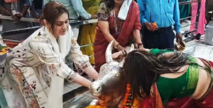 Shefali Jariwala is the latest showbiz celebrity to visit Ujjain's Mahakal temple | Shefali Jariwala is the latest showbiz celebrity to visit Ujjain's Mahakal temple