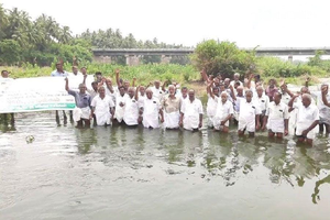 TN farmers protest against Kerala govt for building dam over Silandhi river | TN farmers protest against Kerala govt for building dam over Silandhi river